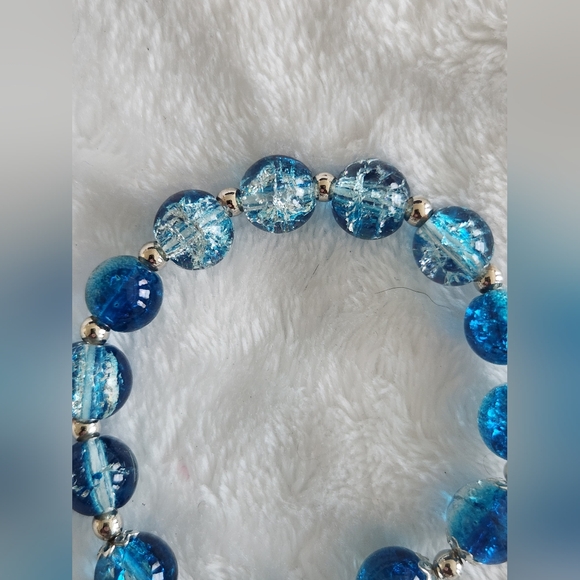 Blue Beaded Butterfly Elastic Charm Bracelet - Picture 6 of 9